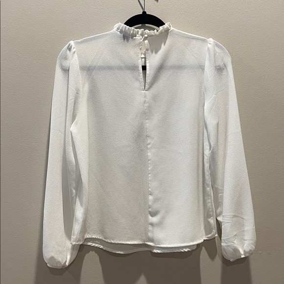 Chic White Ruffled Blouse - Picture 2 of 2